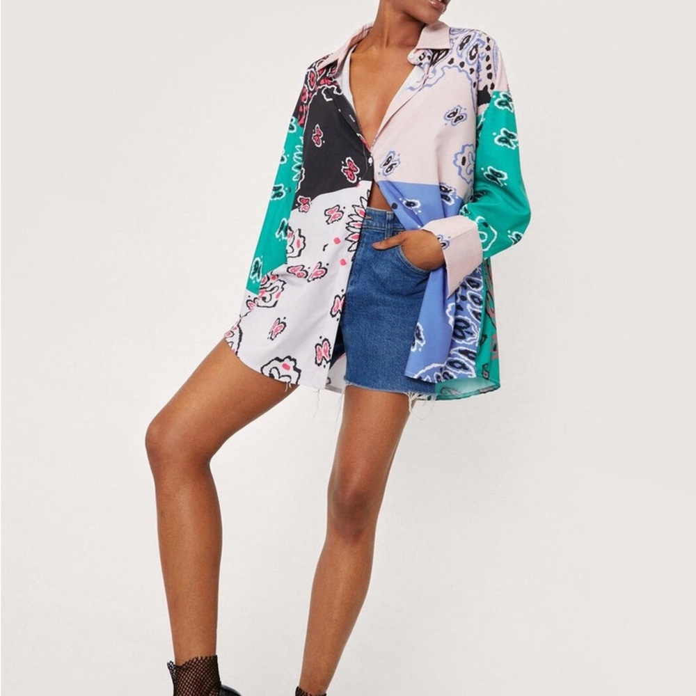 NWT NASTY GAL Oversized Satin Bandana Print Shirt Size Large
